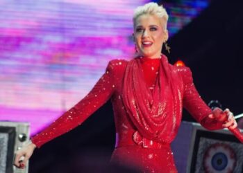 Katy Perry se prepara para lançar disco e sair em turnê pela primeira vez em seis anos
