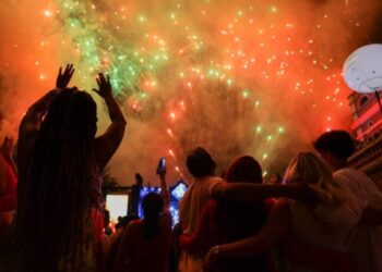 Réveillon do Largo dá boas vindas a 2024 em noite histórica com 28 mil pessoas