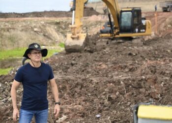 Igarapés de Manaus passam por obras de desassoreamento