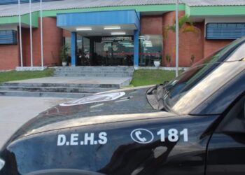 Jovem é morto a tiros no meio da rua, em Manaus