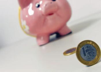 Estudantes do ensino médio podem receber bolsa-auxílio a partir de março