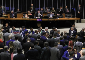 Lula sanciona Lei de Diretrizes Orçamentárias com vetos e foco na meta fiscal zero
