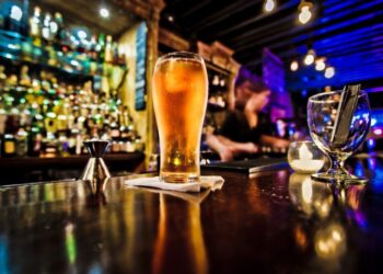 Foragido é preso enquanto curtia em bar na Zona Leste de Manaus
