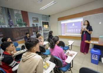Governo do Amazonas inicia aulas do Jovem Bilíngue e amplia oferta de um segundo idioma na rede pública de ensino