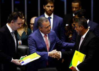 Lira manda recado ao governo sobre emendas e diz que Orçamento não é só do Executivo