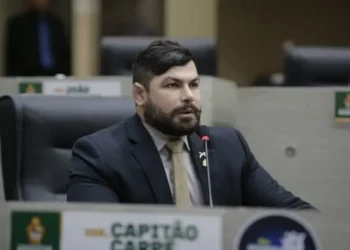 Justiça condena o vereador Capitão Carpê a retirar postagem fake contra o prefeito David Almeida além de pagar multa