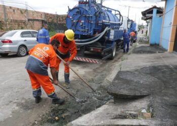 Caixas coletoras recebem ação preventiva contra aumento no volume de chuvas em Manaus