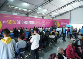 Programa Desenrola, Correios e Serasa anunciam operação de negociação de dívidas em Manaus