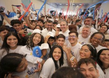 Com R$ 304 milhões, Programa Pé-de-Meia é lançado no Amazonas e deverá atender 105 mil estudantes do ensino médio