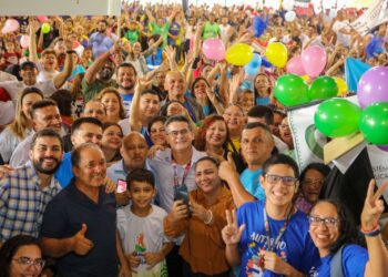 David Almeida amplia vantagem com 29,1% das intenções de voto e Amom Mandel despenca em nova pesquisa eleitoral
