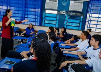 Escolas de Manaus receberão palestras do Programa Parlamento Jovem da Aleam