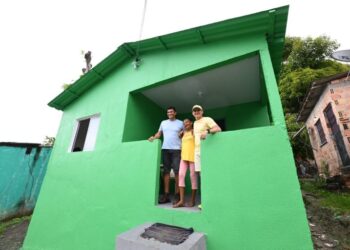 Programa ‘Casa Manauara’ entrega 11 moradias reformadas na Zona Leste de Manaus