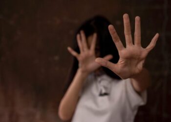Menina de 13 anos revela que era estuprada pelo padrasto durante palestra em escola no AM