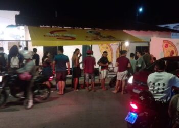 Homem é perseguido e executado a tiros dentro de pizzaria em Manaus