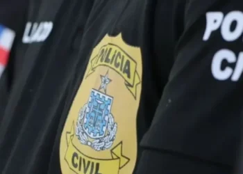 Filho mata e desmembra mão de mãe para sacar dinheiro em banco