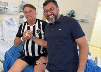 Em Manaus, Bolsonaro volta ao hospital e recebe visita de Wilson Lima