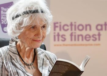 Morre a escritora Alice Munro, Nobel de Literatura, aos 92 anos