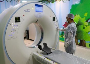 Wilson Lima inicia entrega de novos tomógrafos para rede estadual de saúde