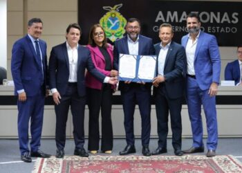 Líder do Governo Felipe Souza participa da assinatura de pré-contrato para implementar propostas de REDD+ nas Reservas de Desenvolvimento Sustentável