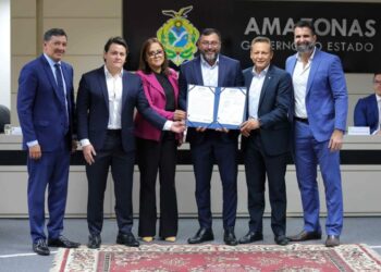 Governador Wilson Lima assina pré-contrato para geração de novos créditos de carbono no Amazonas