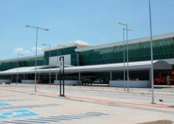 Foragida é presa ao desembarcar no aeroporto de Manaus
