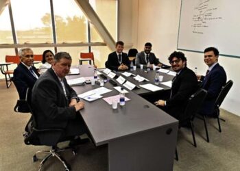 Competição Internacional de Direito avança para etapa de negociações com participação de estudantes de 15 países