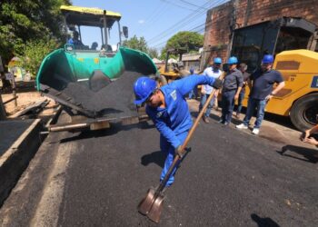 Nova etapa do Programa Asfalta Amazonas vai gerar 70 mil empregos no estado, diz governo