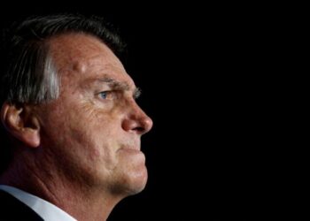 Bolsonaro é indiciado pela Polícia Federal nos inquéritos das joias e das vacinas