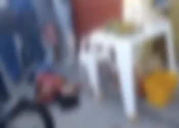 Ataque criminoso no Mauazinho deixa homem morto e criança baleada, em Manaus