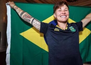 Saiba quem é Raquel Kochhann, porta-bandeira do Brasil nas Olimpíadas