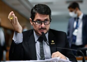 Projeto dá pena de até 50 anos para membro de facção que cometer homicídio