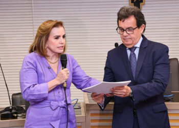 Presidente do TCE-AM entrega à Justiça Eleitoral lista com 399 de gestores com contas reprovadas