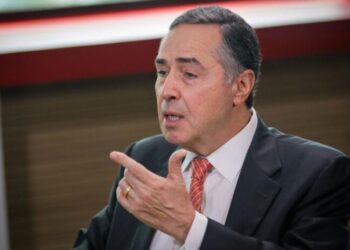 Barroso diz que Venezuela é “desastre humanitário”: “Faz mal ao povo”