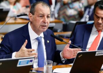 Omar defende criação de programa que fortalece inovação tecnológica no Brasil