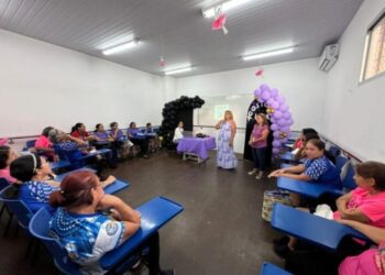 Centro Estadual de Convivência da Familia 31 de Março realiza palestra sobre violência contra a mulher para usuários