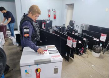 Grupo é preso após ‘fazer a limpa’ em loja de eletrodomésticos em Manaus