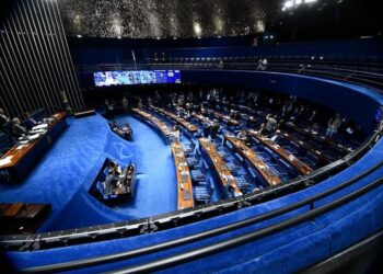 Regulamentação da reforma tributária deve ficar para novembro