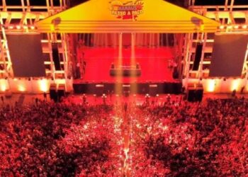 Cerca de 180 mil pessoas compareceram à 1ª noite do Manaus Passo a Paço 2024