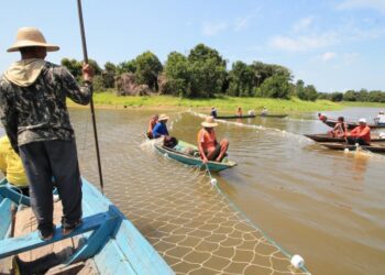 Governo vai pagar dois salários mínimos a pescadores do Norte afetados pela seca