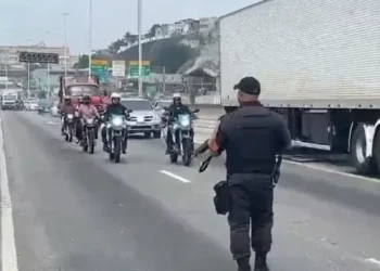 Tiroteio entre PMs e criminosos deixa 3 mortos no Rio de Janeiro