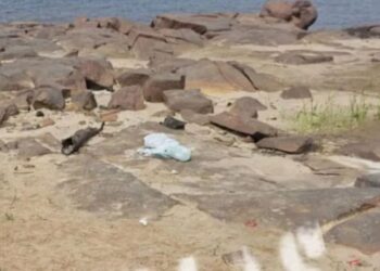 Corpo é encontrado dentro de saco plástico em praia do AM