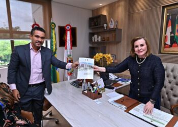 Plano de Logística Sustentável é entregue à presidente do TCE-AM
