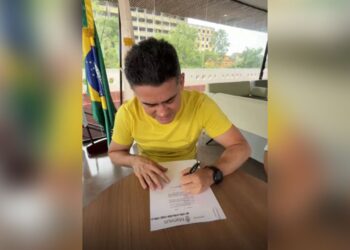 David Almeida assina homologação do concurso da Guarda Municipal de Manaus