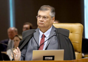 Flávio Dino dá prazo até as 20h para Câmara responder perguntas sobre emendas parlamentares
