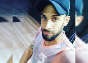 Homem mata namorada com travesseiro e pede ajuda da família