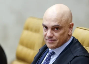 STF arquiva acusação contra trio que hostilizou Moraes em aeroporto