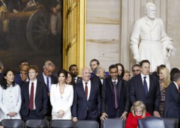 A foto que mostra a aproximação dos magnatas das bigh techs com Trump