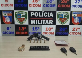 Dupla é presa com arma e carro roubado na Zona Norte de Manaus