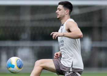 Comissão técnica do Corinthians prega cautela com retorno de Garro: “Tem que estar 100% fisicamente”