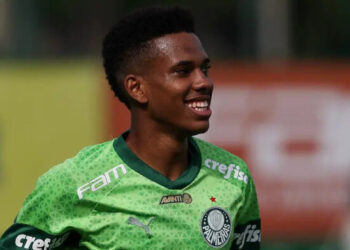 Perto de despedida, Estêvão tenta conquistar primeiro título pelo Palmeiras com status de protagonista